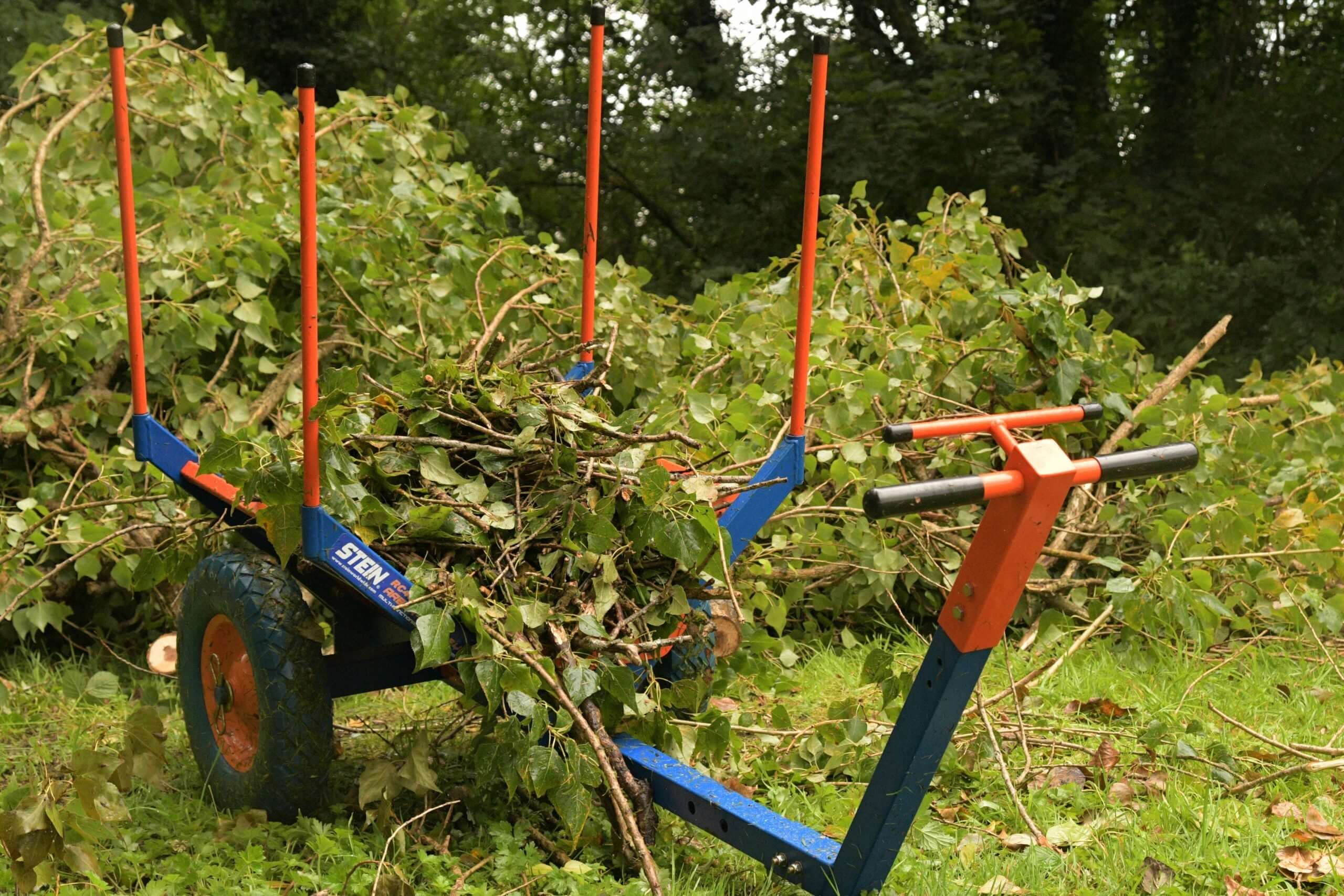 STEIN Arbor Trolley RC4600 loaded with branches, ideal for tree surgeons and enhancing forestry tasks.