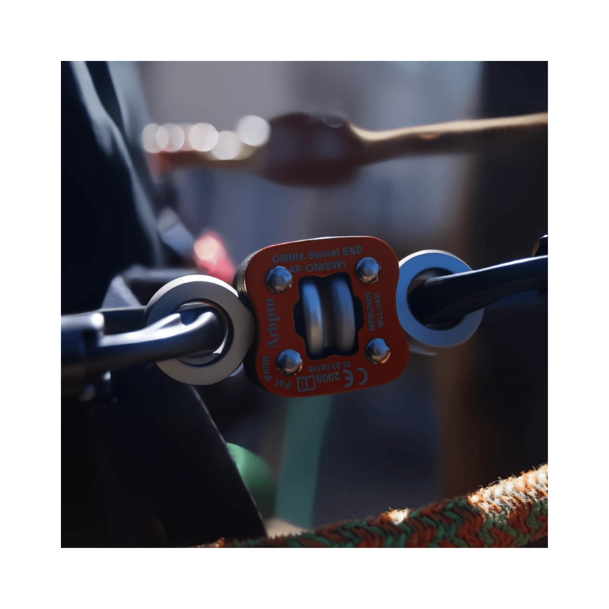 Omnix Swivel Eye&Eye connector showcasing a non-openable rotating connection element for arborist ropes.