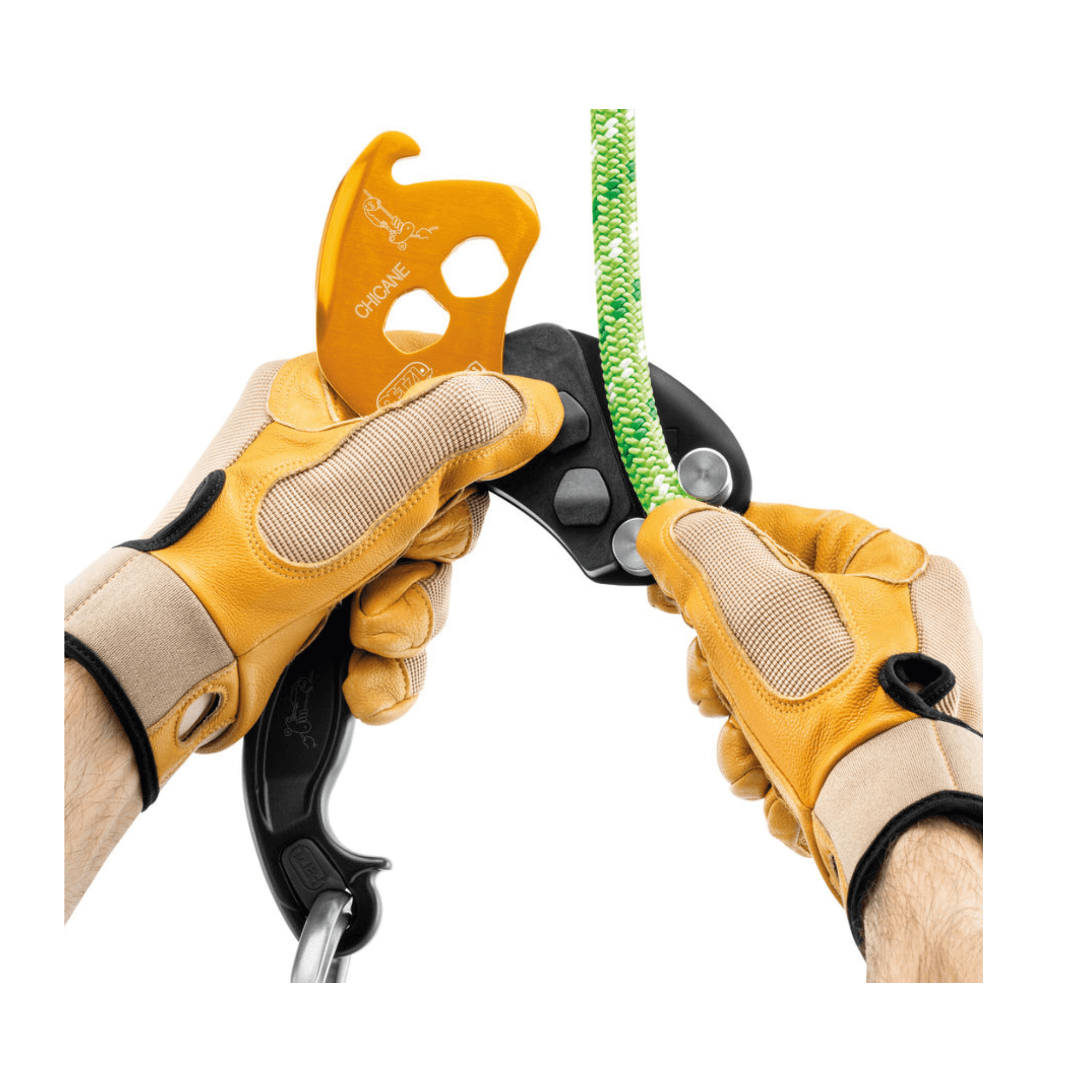 User demonstrating the PETZL CHICANE auxiliary brake with tree climbing rope, ideal for tree surgeons.