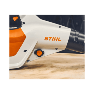 STIHL Smart Connector 1 mounted on power tools for efficient tool fleet management.