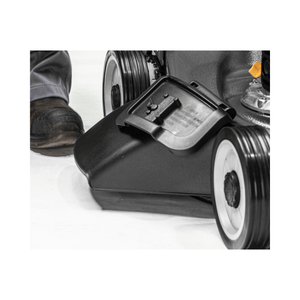 Close-up of the debris bag on the Virtue 50 SSD self-propelled petrol lawn mower, showcasing its robust design.