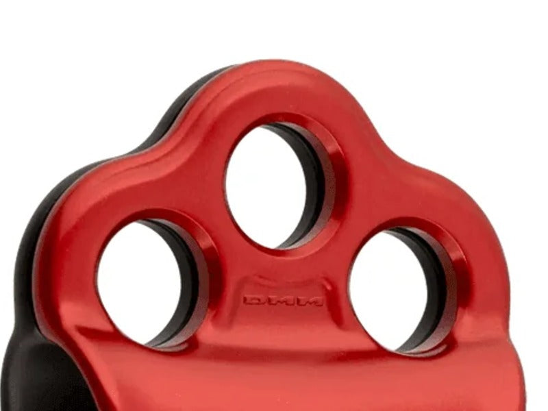 Three-hole rigging plate
