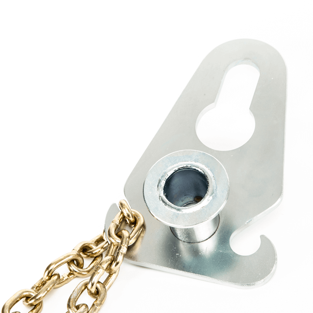 Pulling plate for ball hitch 50.8mm with chain, ideal for tree surgeons and outdoor equipment applications.