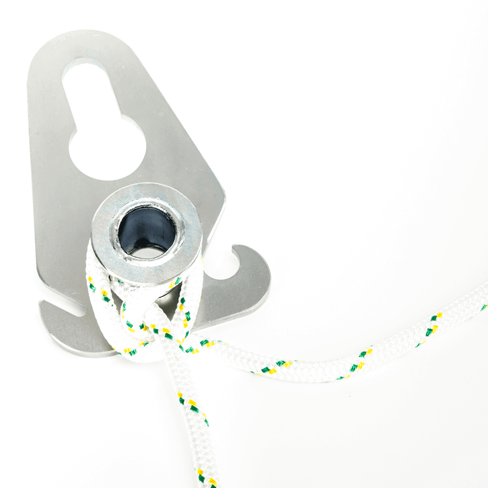 Pulling plate for ball hitch 50.8mm with rope, ideal for tree surgeon use and outdoor equipment.