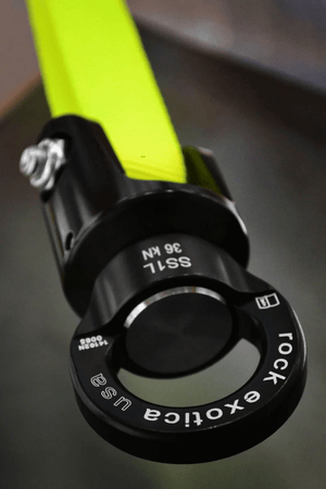 Close-up of Rock Exotica SS1 swivel shackle showcasing space-saving design, ideal for tree surgeons.